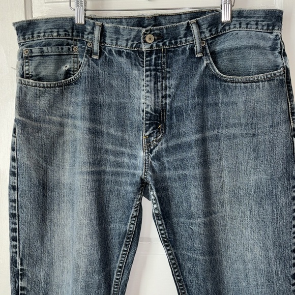 LEVI’S 559 RELAXED FIT STRAIGHT JEANS MEDIUM WASH - Picture 4 of 16